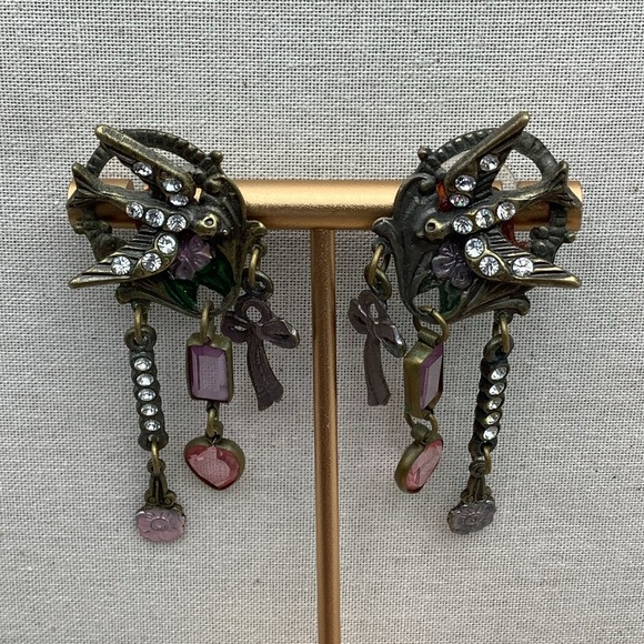 🎄🎄Banana Bob Birds and Bows Gold and Pink Chandelier Earrings - Picture 1 of 5